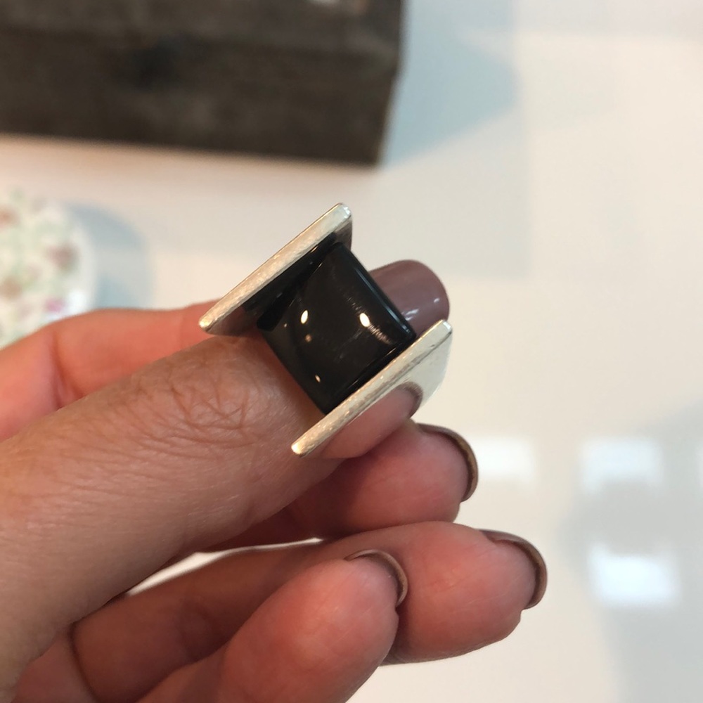 Ring - Picture 5 of 8